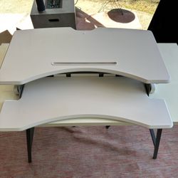 Standing desk- Riser/ fezibo 