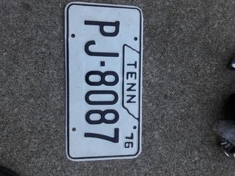 Vintage 1976 unisued New plate see our other items on my sight
