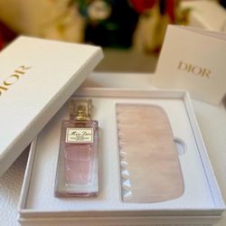 Engraved DIOR Rose Quartz Comb and Miss Dior Hair Mist Set