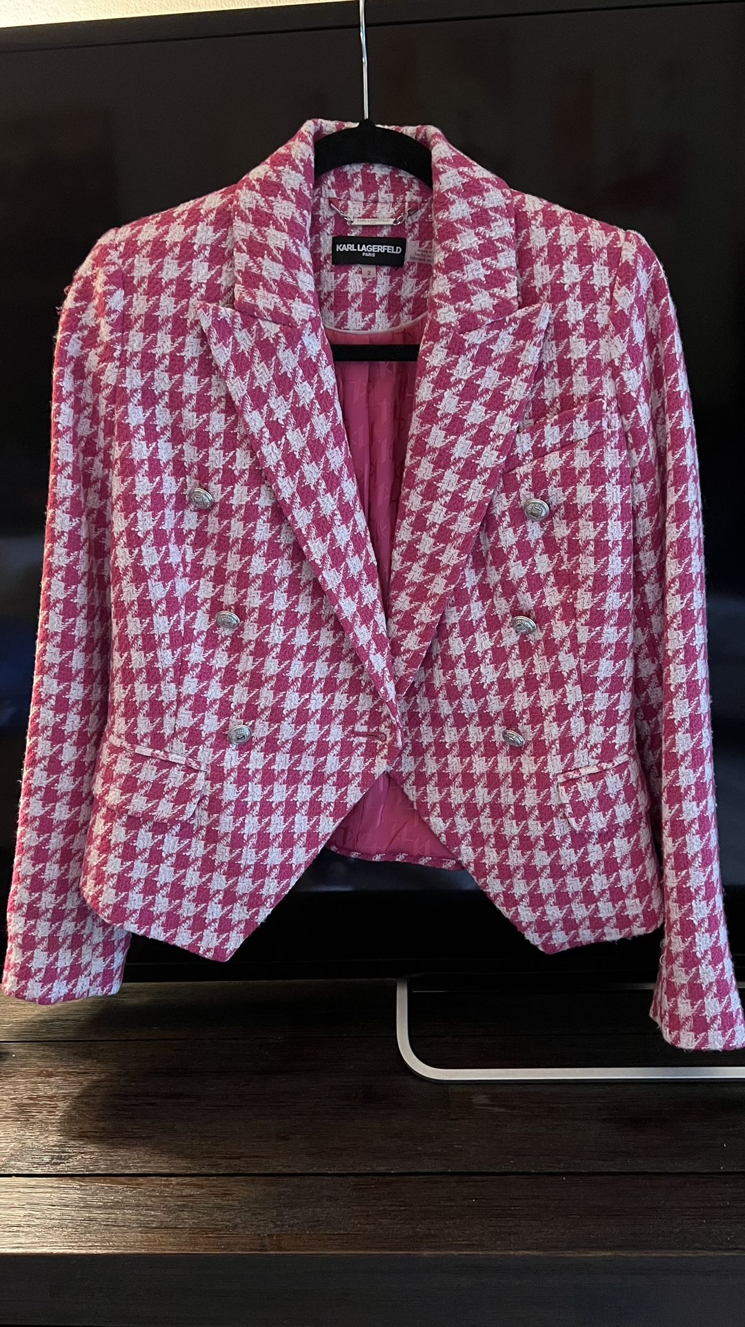 Beautiful brand new jacket pink color size 2 Saco color rosa combinado Con blanco nuevo talle 2