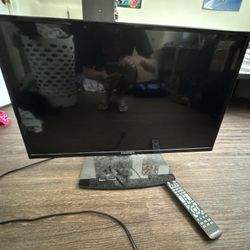24 In. Element TV w Remote 