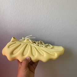 Yeezy 450 Sulfur Size 9.5