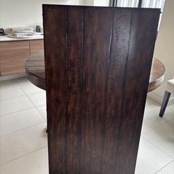 Dining table Round 48” from Pottery Barn with 24” extension