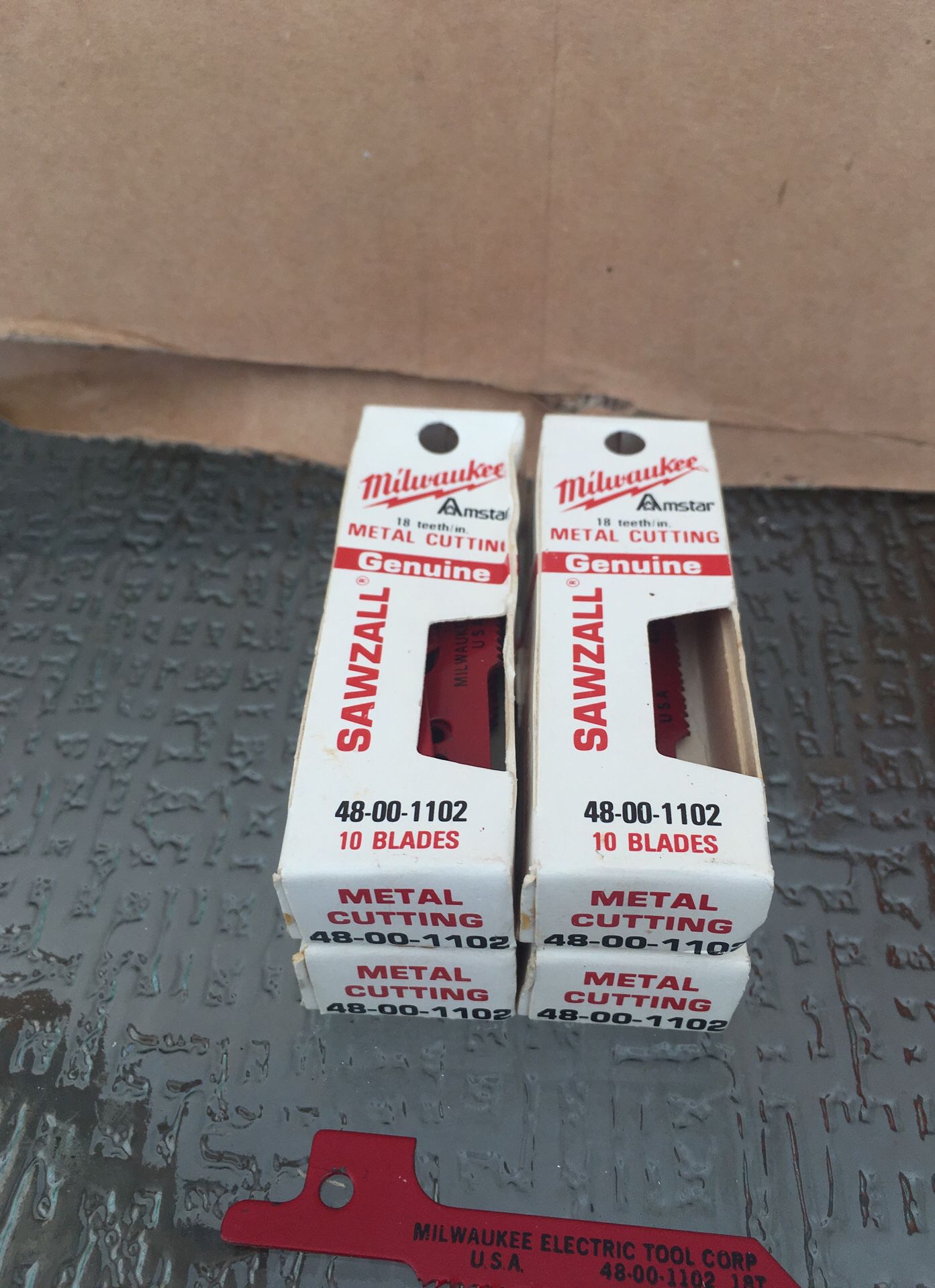 4 boxes10 blades per boxes Milwaukee 2- 1/2. 18 teeth /inch Metal Cutting Saw Saw Blades