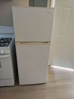 Vissani refrigerator for Sale with delivery and disposal