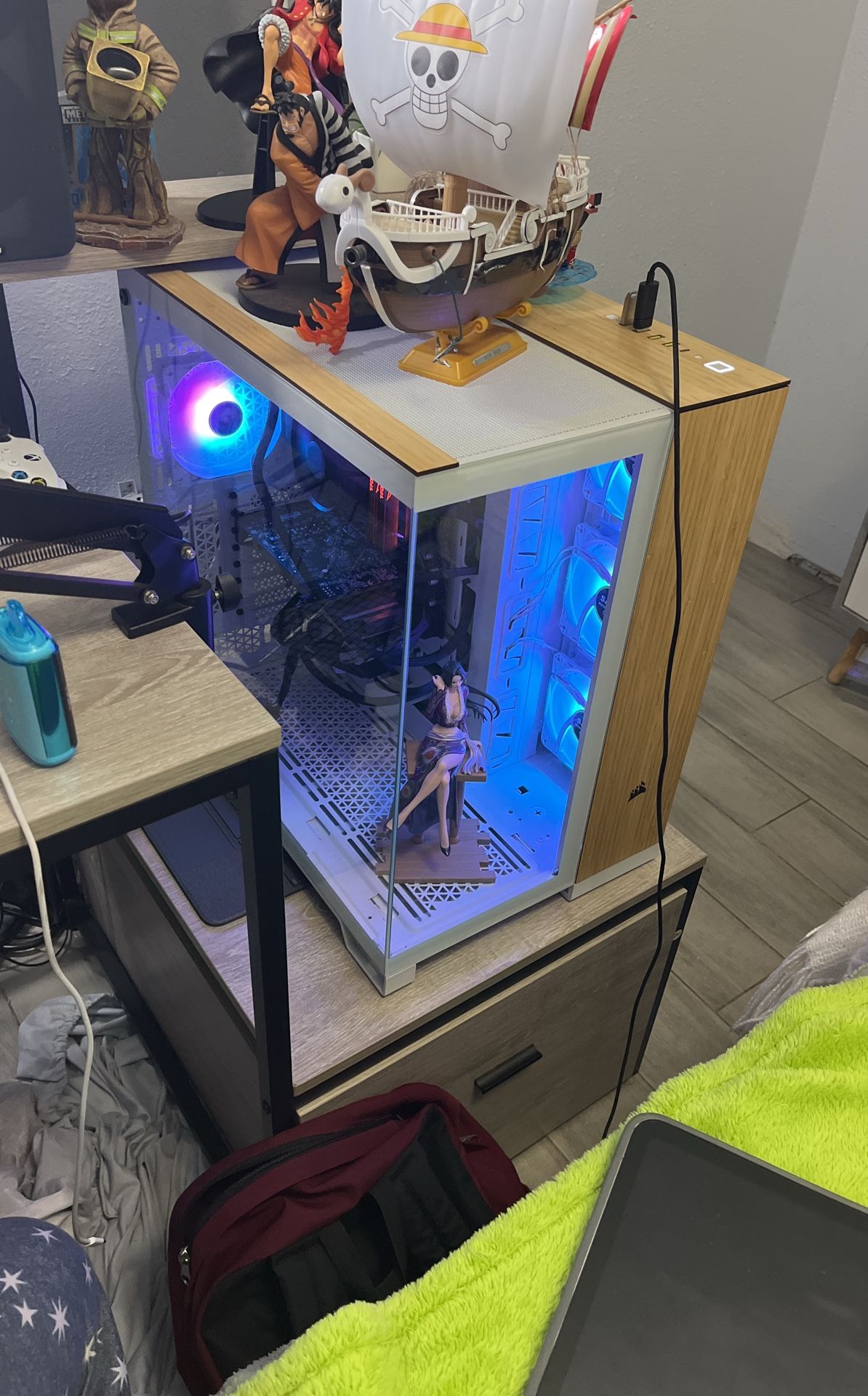 CORSAIR 6500X Mid-Tower ATX CASE