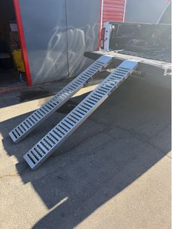 1/2 Ton Steel loading ramps