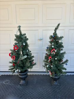 2 Pack Christmas Tree,3FT Artificial Christmas Entrance Tree with Ornaments and Lights Battery Oprated,Mini Xmas Trees for Front Door,Pathway, Tableto