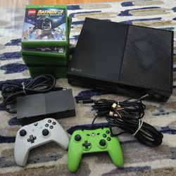 Microsoft Xbox One Black Console 1TB Bundle Games, Controllers & All Cables