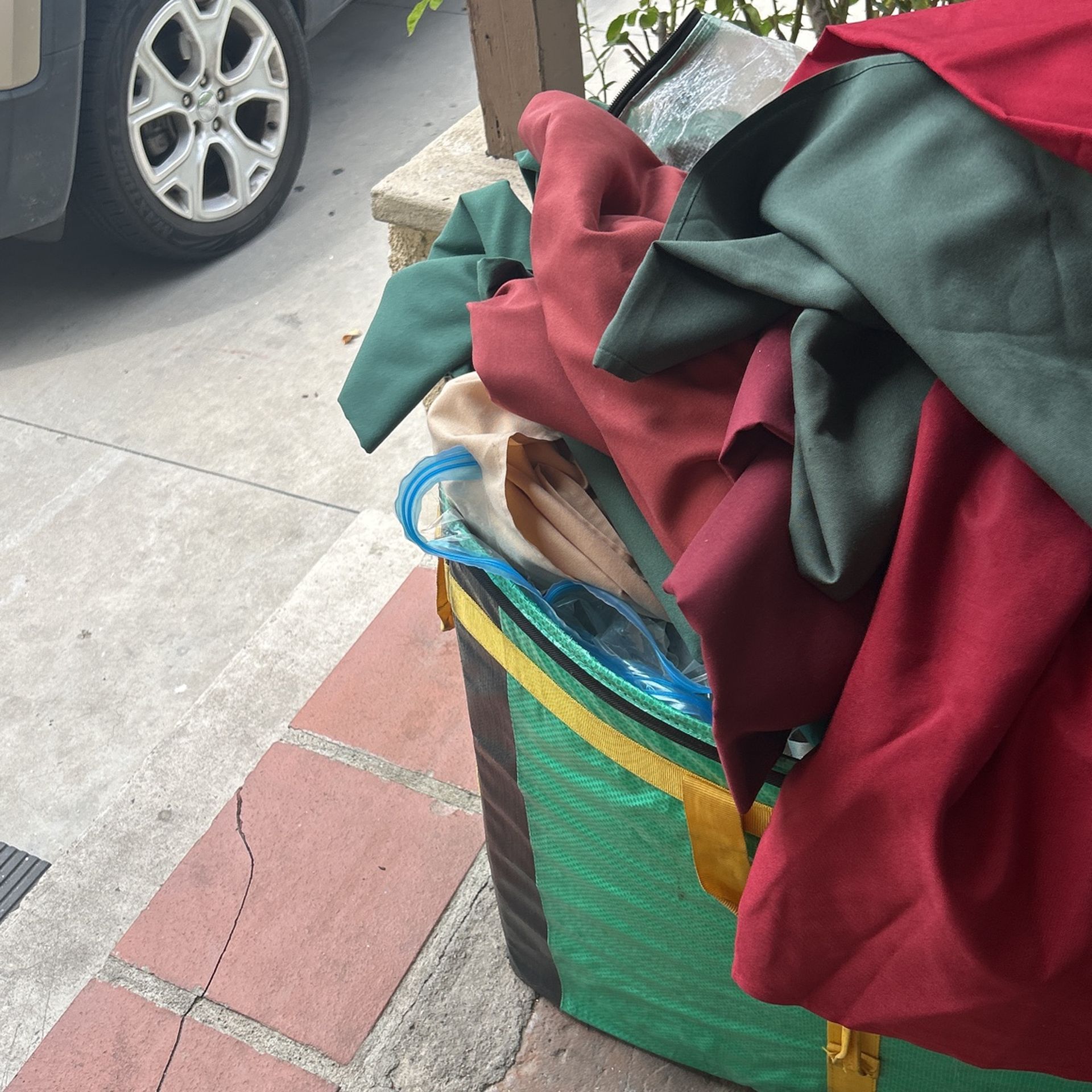Tengo Manteles A $2 Cada Uno.