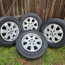 Continental 235 / 65 R / 16 C