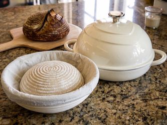 5Qt Iron Cast Dutch Oven and 9-inch Banneton Basket for Sourdough Baking
