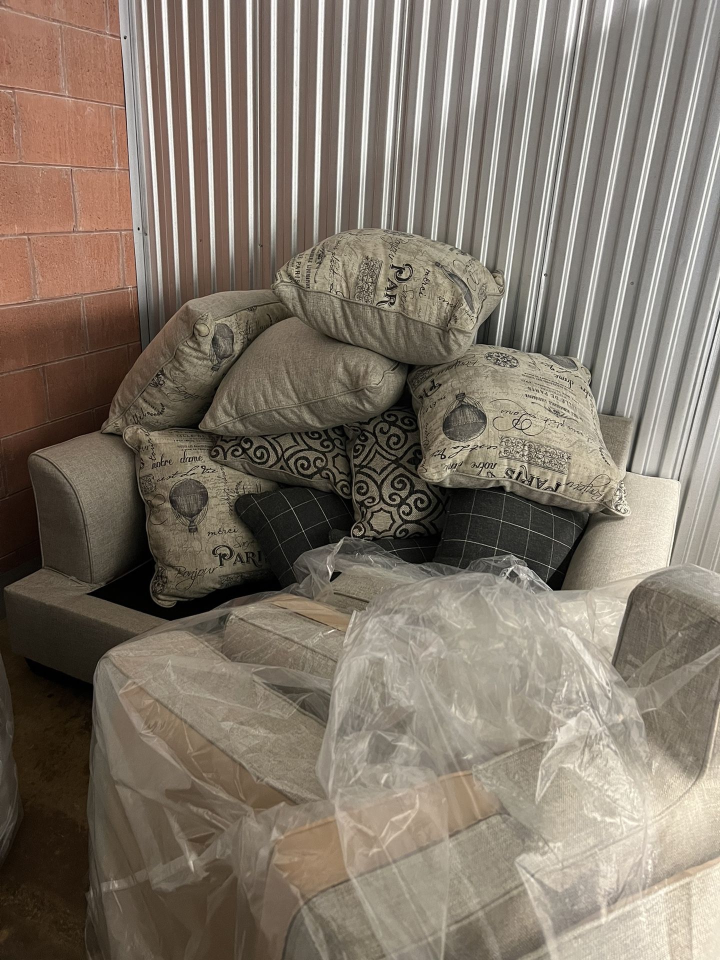 Sofa and Loveseat Paris Theme