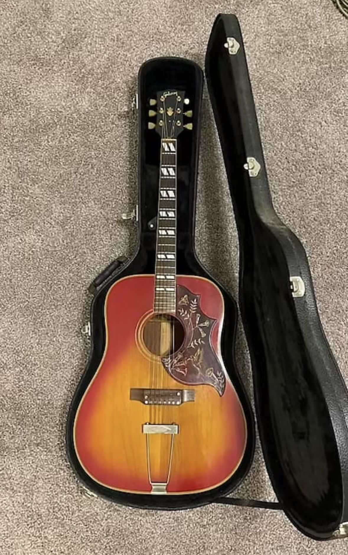 1968 Gibson Hummingbird Cherry Sunburst