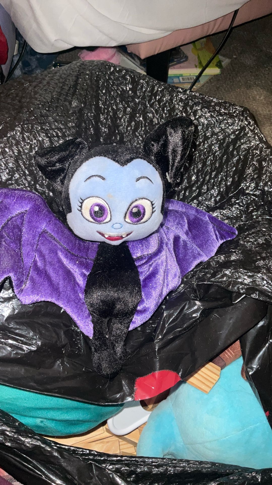 Vampirina, Disney Junior plushy not made any more limited addition hard to find