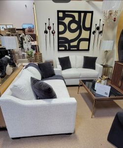 Sale.. sale.. Stylish Transitional Sofa & love Seat. Proudly Made in USA!!