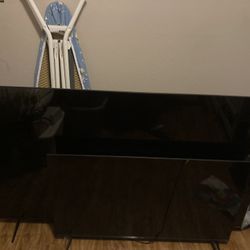 75” And 55” Tv  Only Used For One Month 