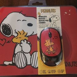 Brand New Peanuts Wireless Mouse and Mouse Pad Combo