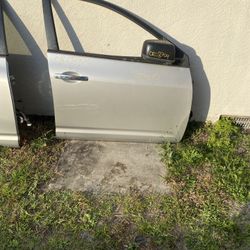 2010  Nissan Rogue Doors Passenger Side