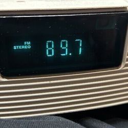 Bose White AM /FM Alarm Clock With Remote
