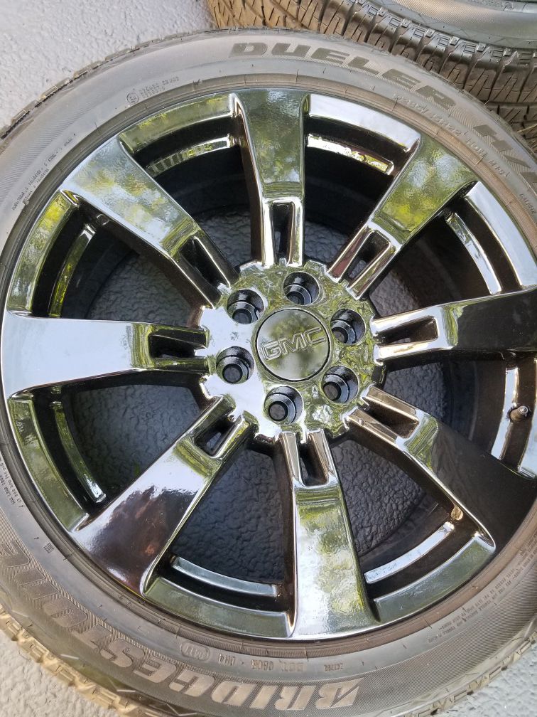 22" Gmc Yukon Denali black stock wheels tires LIKE NEW!