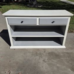 Console Table or TV Stand – Solid, Just Needs Refresh