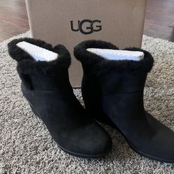 UGG Devorah Ankle Boot
