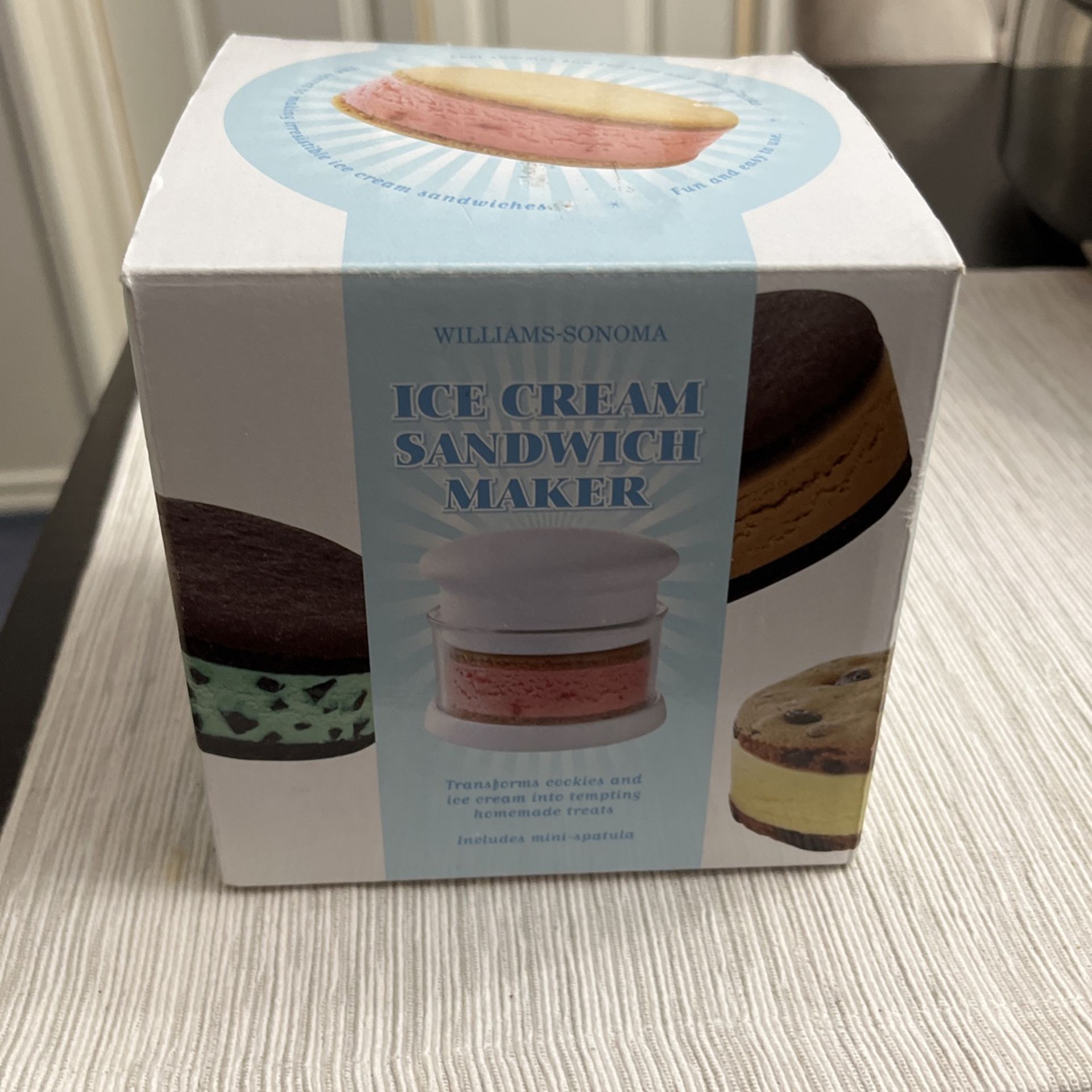 Williams-Sonoma ice cream sandwich maker $5.00