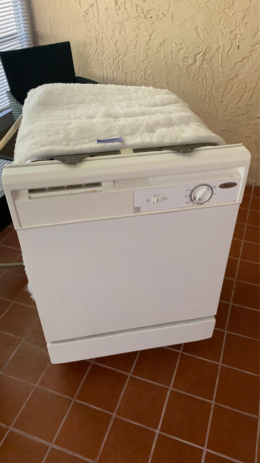 Selling Whirlpool Dishwasher