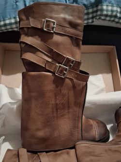 Them Boa fold boots sand brown color  cow leather