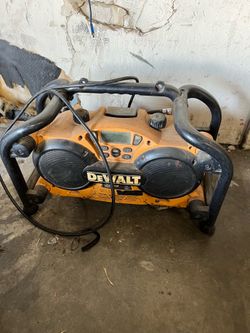 Dewalt radio