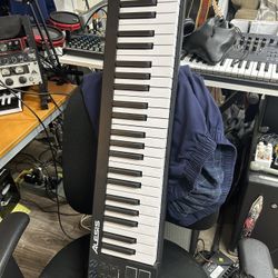 Alesis V49