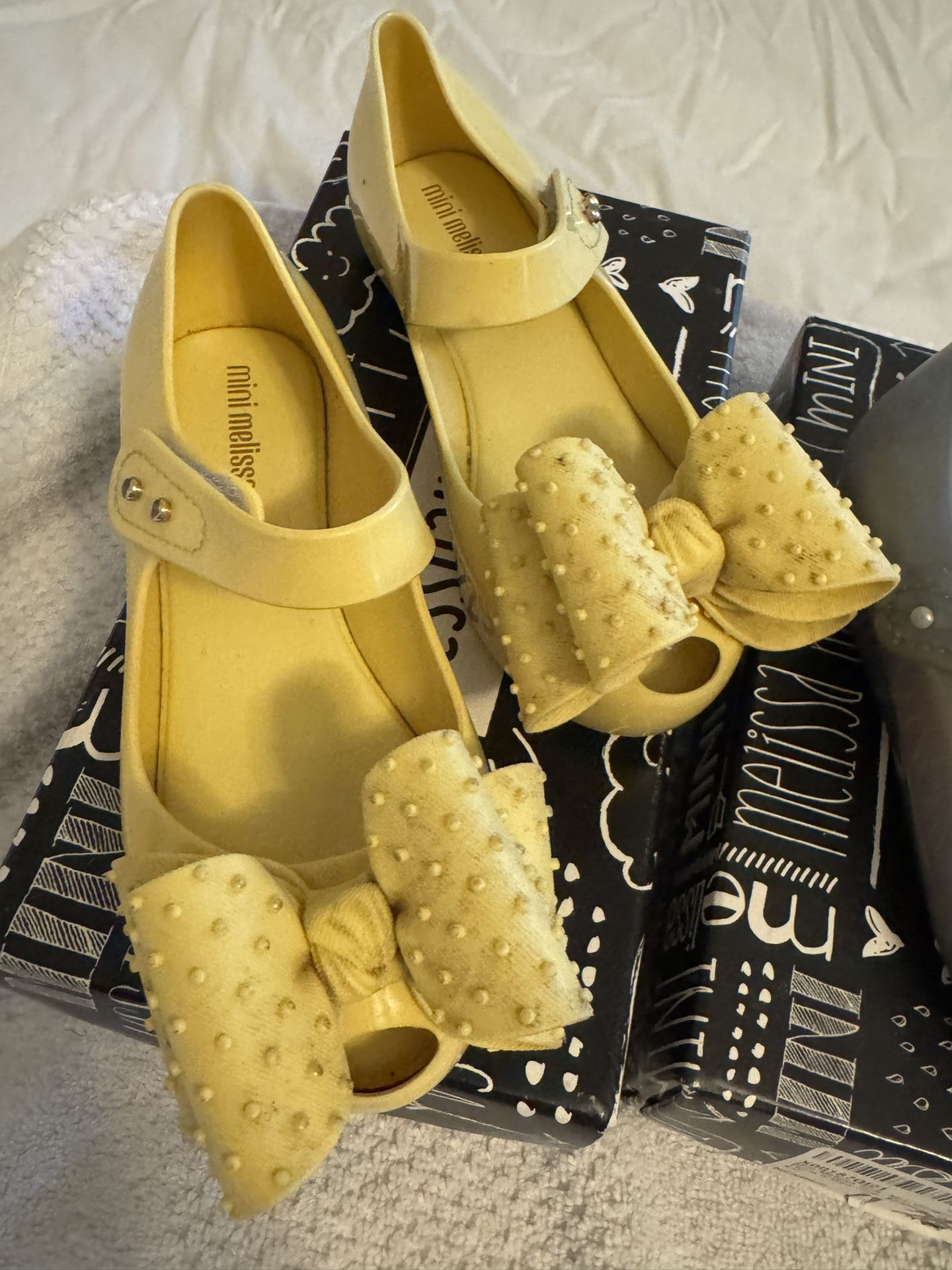 Cute Mini Melissa Shoes Style For Girls Size 11 $40 Like New Condition Located In Norwalk City Hablo Español.