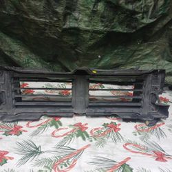 2020-23 Chevy Silverado 2500, GMC Sierra 2500 Shutter