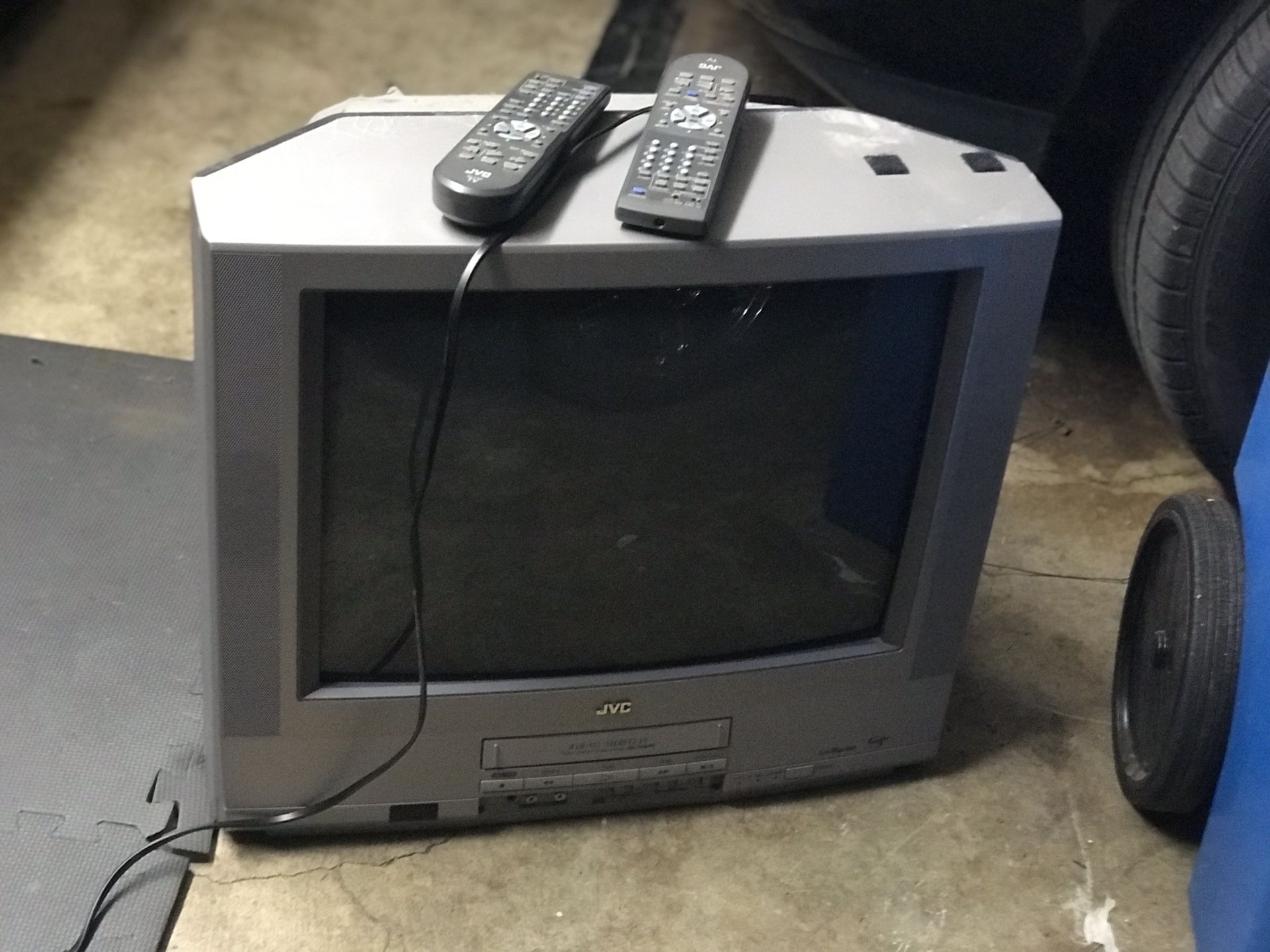 JVC TV with built-in VHS FREE
