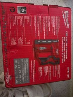 Milwaukee 12V staple gun