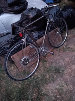 Vintage Schwinn Road Bike w/ Drop Handlebars