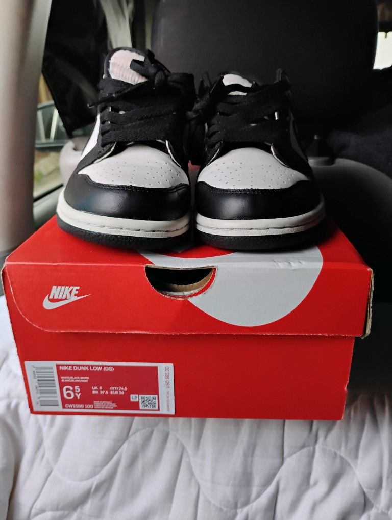 Nike Women's Dunk Low Shoes