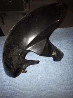 Gsxr 2007 front wheel fender (cowl)