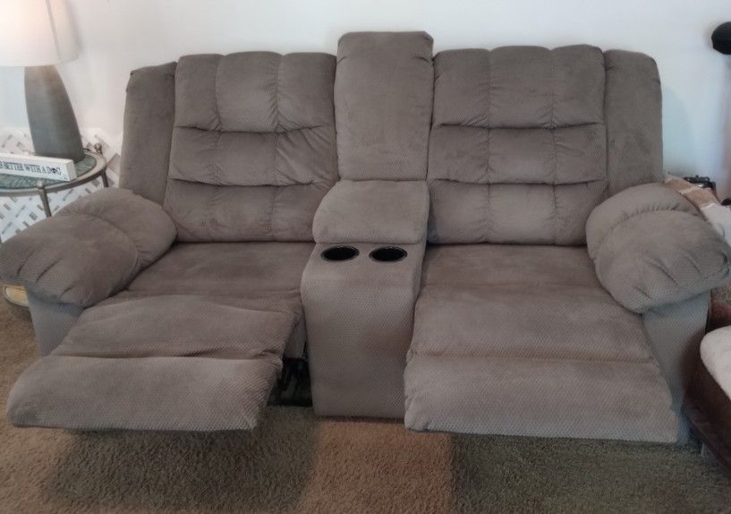 Reclining Loveseat for Sale 