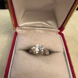 14 K Yellow Gold Woman’s Ring W/diamonds And CZ