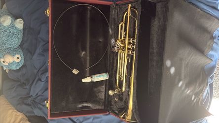 Trumpet + including trumpet cleaner with it!