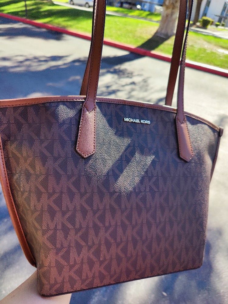 Authentic Mk Shoulder Bag 👛