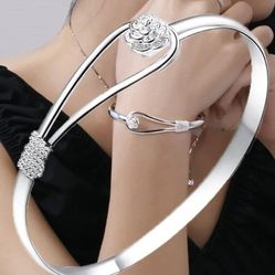 925 Sterling Silver  Rose Bangle 🌹 