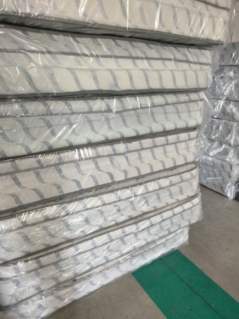 Queen Mattress And Boxspring