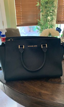Michael Kors black purse
