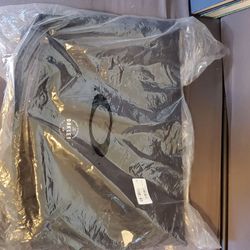 NIB Oakley Messenger Bag