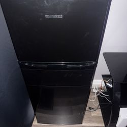 Black Mid Size Refrigerator 