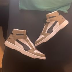 Size 13 Pumas 