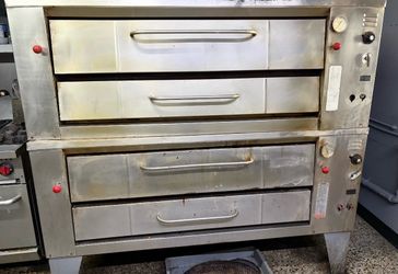 🔥 Bakers Pride Y-602 Double-Deck Gas Pizza Oven — $9,500